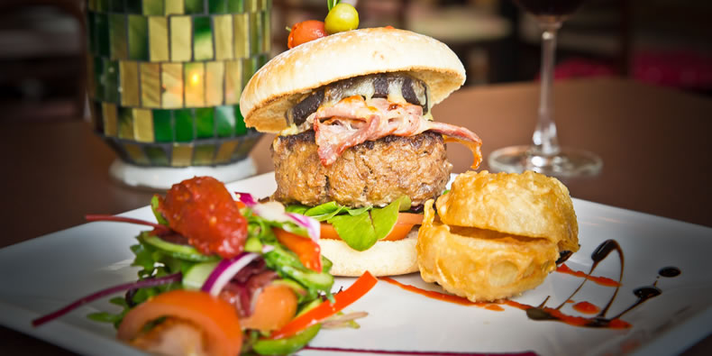 The Pipers Inn Killaloe burger